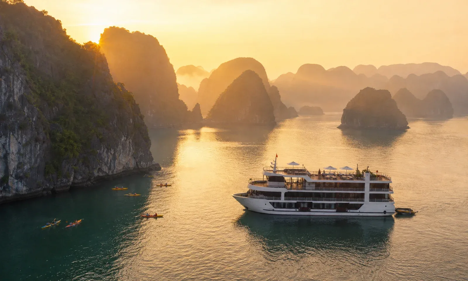 Vietnam Grand Tour: Hanoi – Ha Long – Hue – Hoi An – Ho Chi Minh City – Mekong