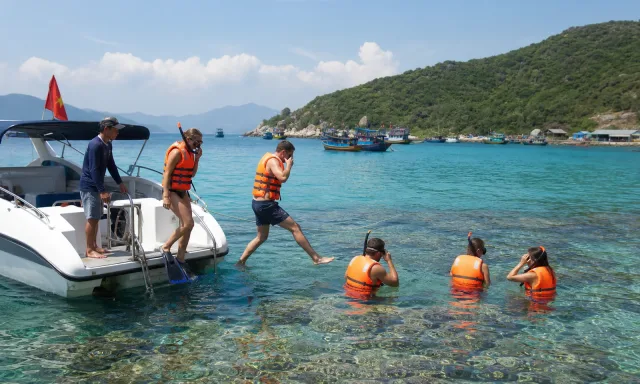 Nha Trang 3 Islands Speedboat Tour