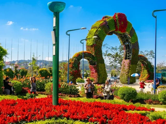 Da Lat City Highlights & Flower Garden Tour