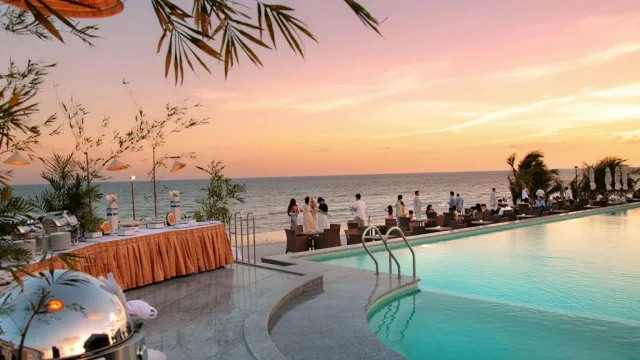 Phan Thiet – Mui Ne Beach Resort 2 Days 1 Night