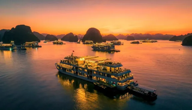 Vietnam In Sight: Journey from Hanoi to Ho Chi Minh City