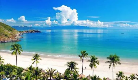 Vung Tau & Ho Tram Beach Resort: Blue Sea – Resort – Seafood