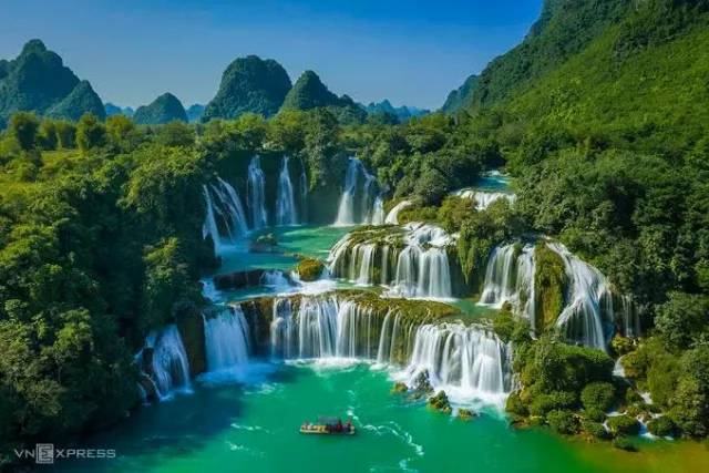 Ban Gioc Waterfall & Nguom Ngao Cave — Cao Bang Mountain Wonder