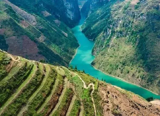 Nho Que River & Ma Pi Leng Pass Tour – The Most Majestic Icon of Ha Giang