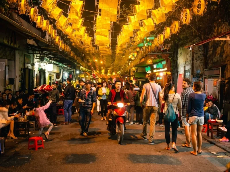 Hanoi Cyclo Old Quarter & Water Puppet Evening Tour 3