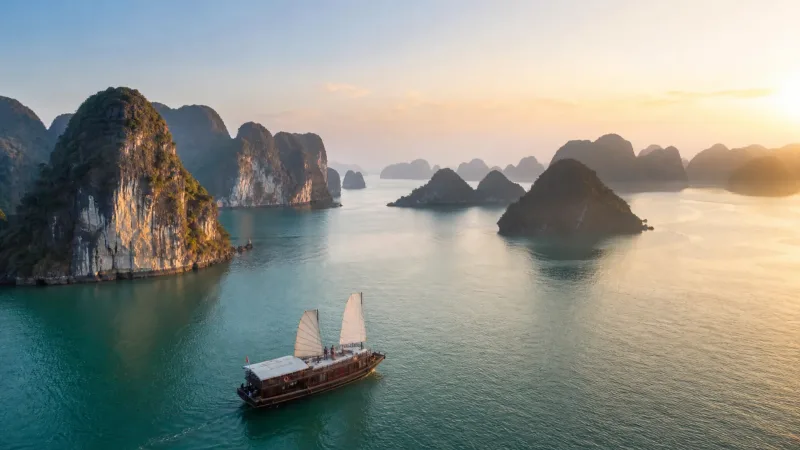 Vietnam In Sight: Journey from Hanoi to Ho Chi Minh City 2
