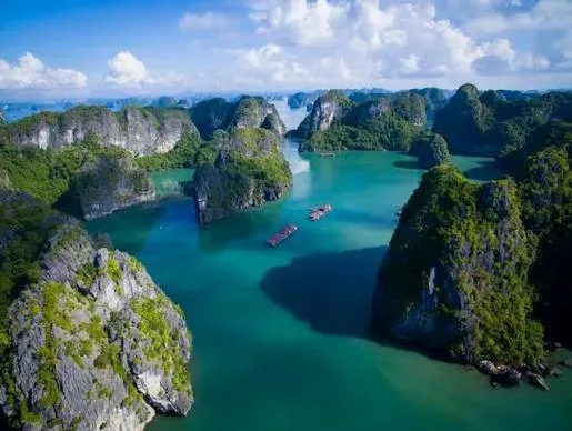 Bai Tu Long Cruise — Serene Bay, Fewer Crowds, Full Heritage 4