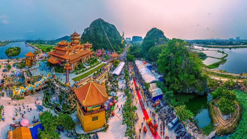 Hue to Hoi An Scenic Transfer 4