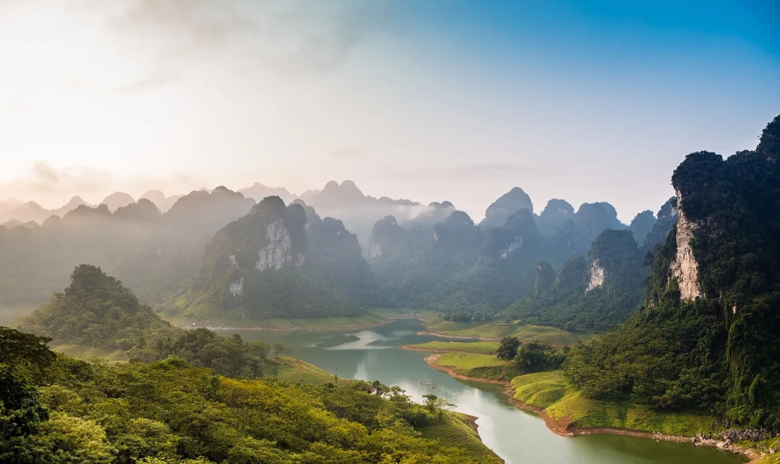 Vietnam Travel Guide for First-Time Visitors (2026)