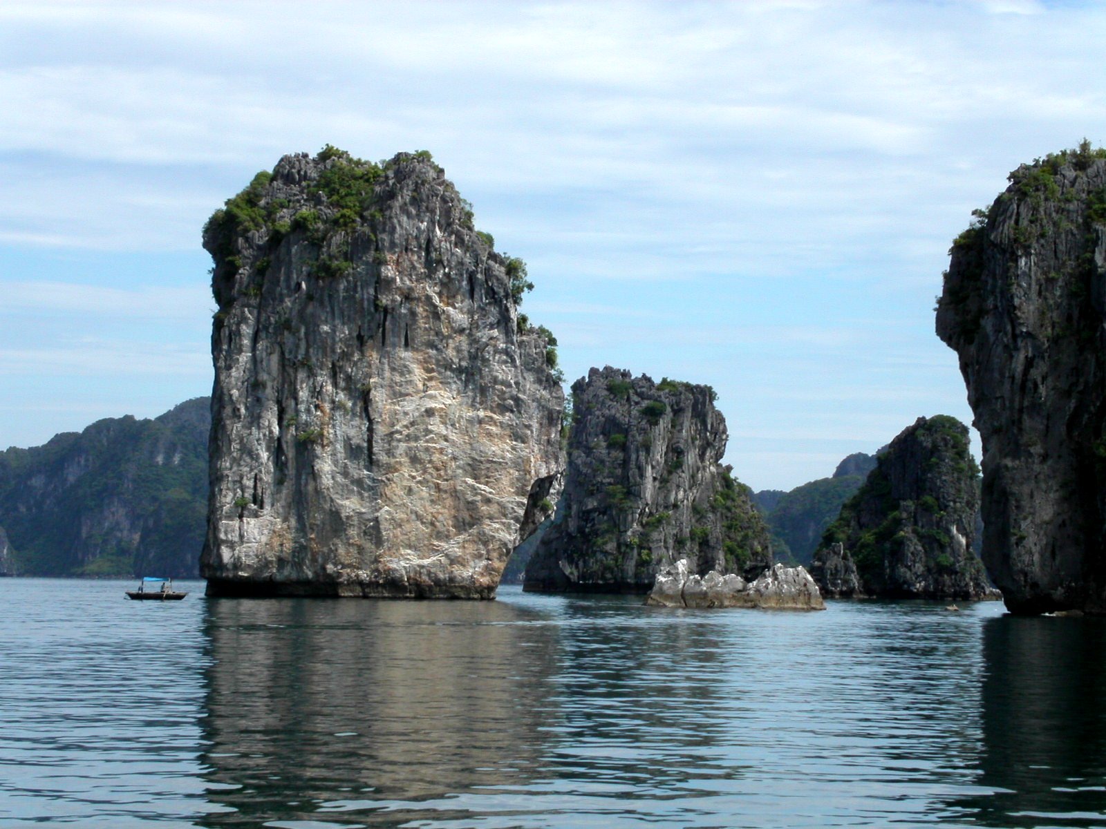 Halong Bay 3 Days 2 Nights: Detailed Itinerary for First-Timers